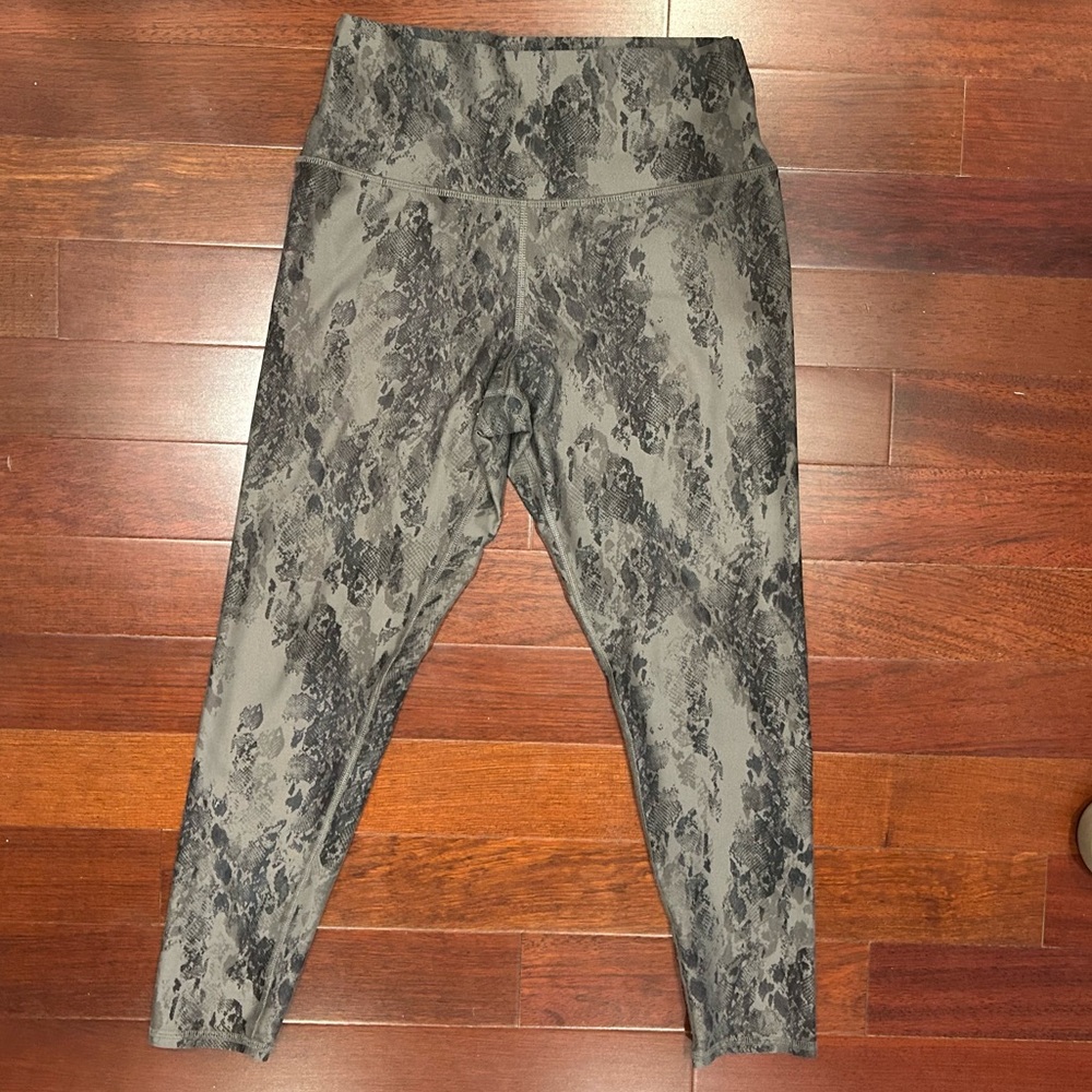 EVCR Large Snake Skin Wet Sand Brianna High Waist Full Length Leggings Yoga
